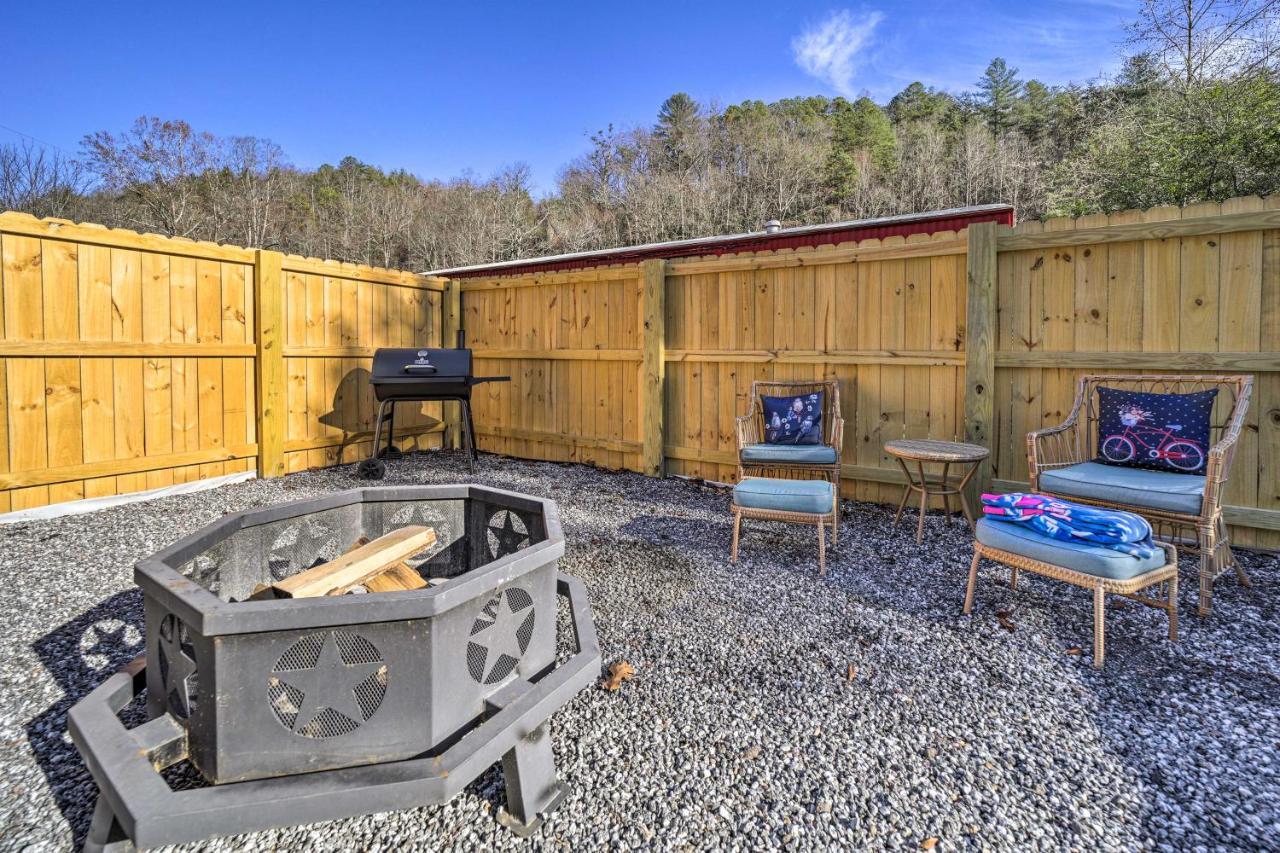 Smoky Mountain Vacation Rental With Hot Tub And Kayaks Whittier Dış mekan fotoğraf