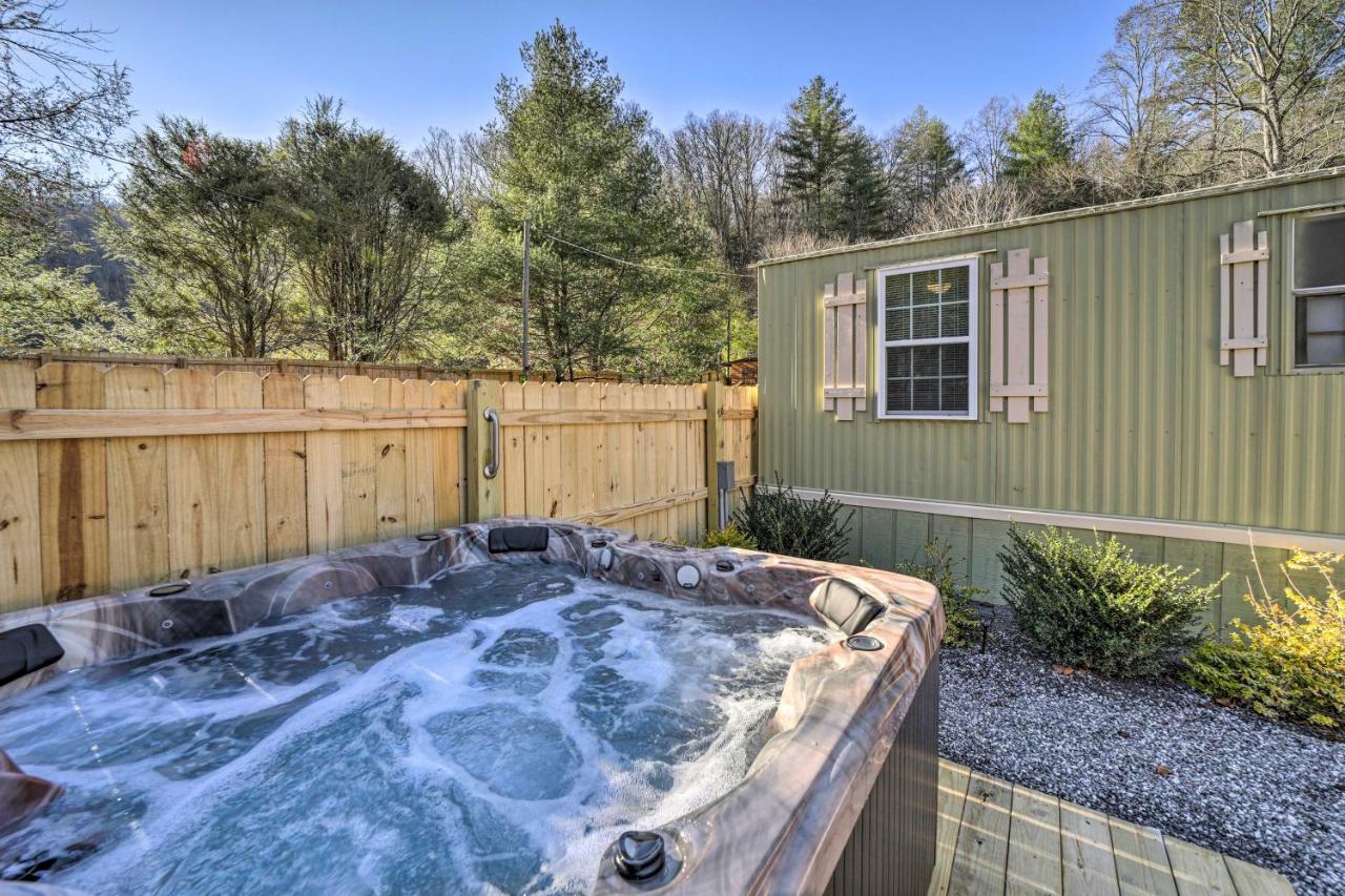 Smoky Mountain Vacation Rental With Hot Tub And Kayaks Whittier Dış mekan fotoğraf