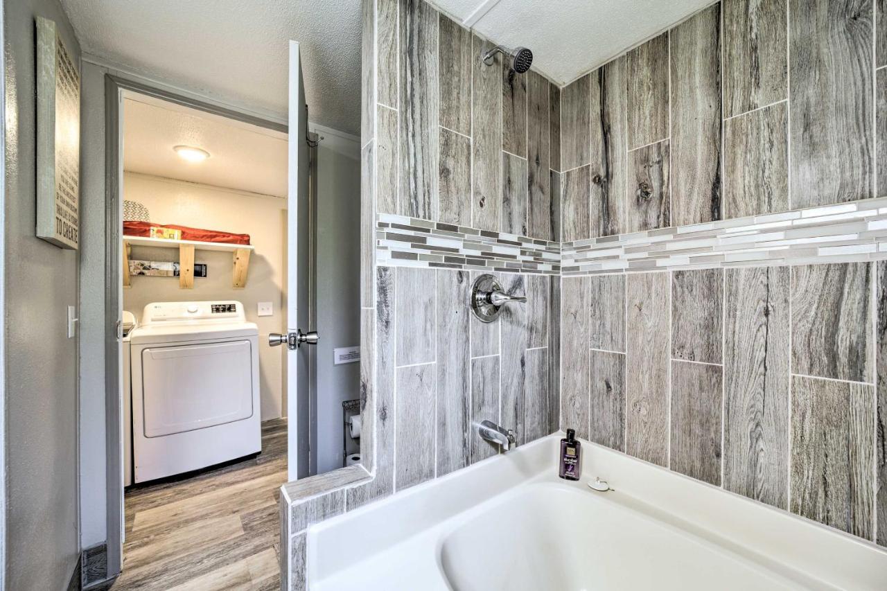 Smoky Mountain Vacation Rental With Hot Tub And Kayaks Whittier Dış mekan fotoğraf