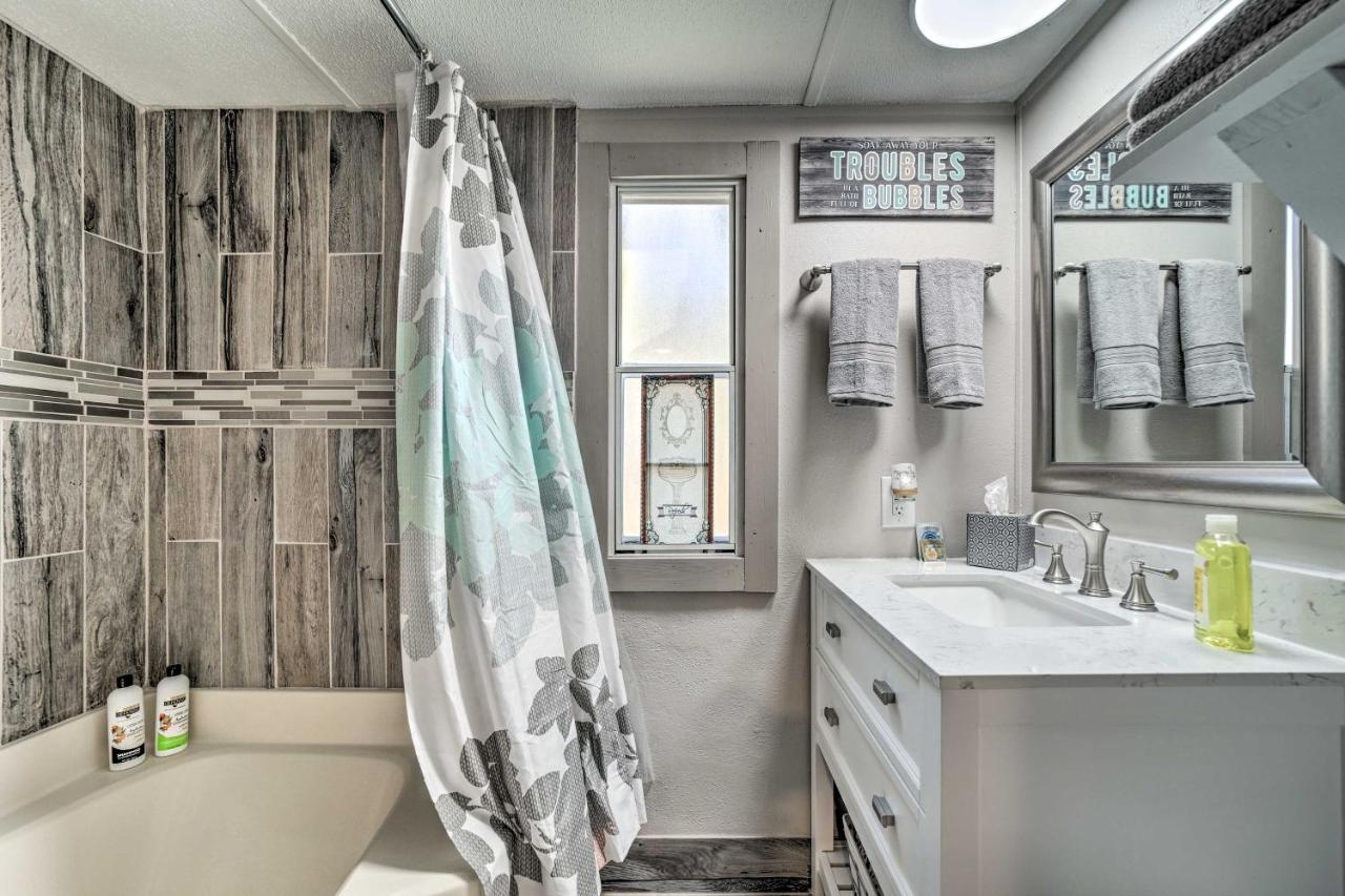 Smoky Mountain Vacation Rental With Hot Tub And Kayaks Whittier Dış mekan fotoğraf