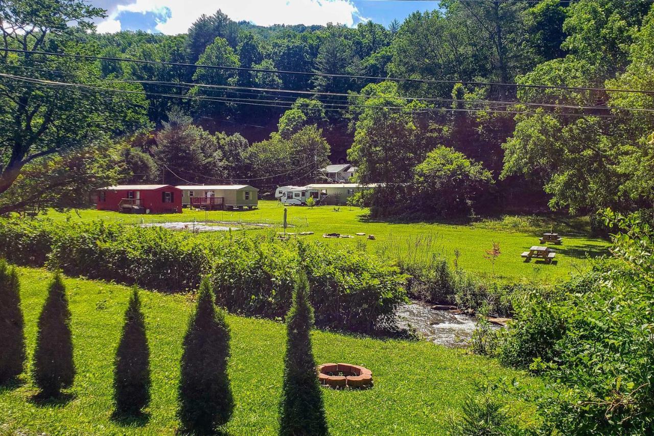 Smoky Mountain Vacation Rental With Hot Tub And Kayaks Whittier Dış mekan fotoğraf